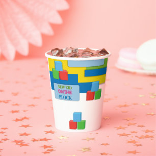 Vasos De Papel Nuevo Niño En El Baby Shower De Adopción De Bloque