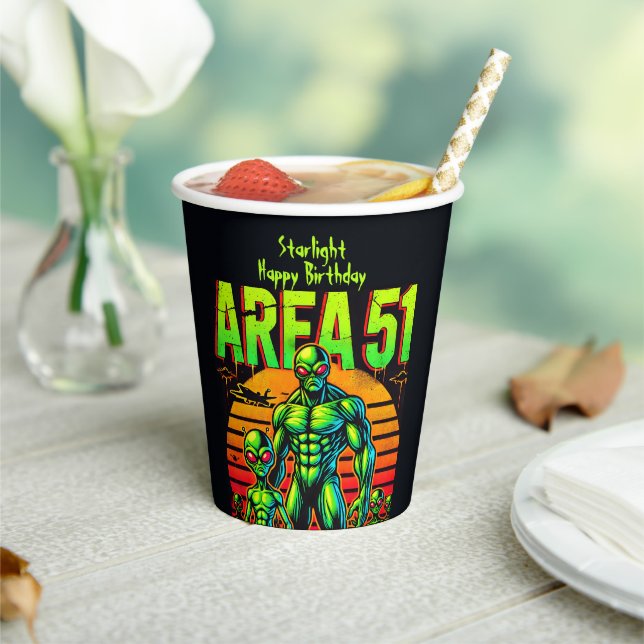 Vasos De Papel OVNI brillantes en el área 51 (in situ)