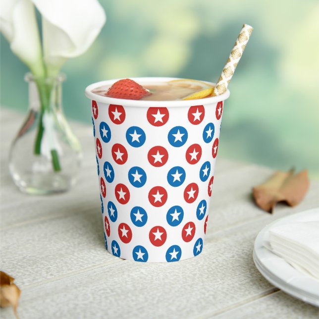 Vasos De Papel Papel con patrón de estrellas patrióticas minimali (in situ)