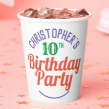 Vasos de papel para el décimo cumpleaños de un niñ