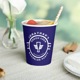 Vasos de papel para fiesta de soltero con insignia