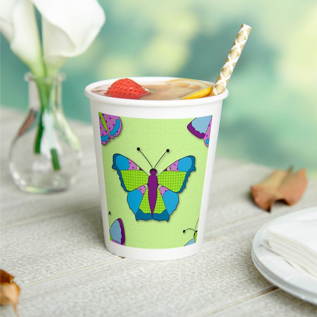 Vasos De Papel Patrón de mariposa de patchwork sobre verde (Subido por el creador)