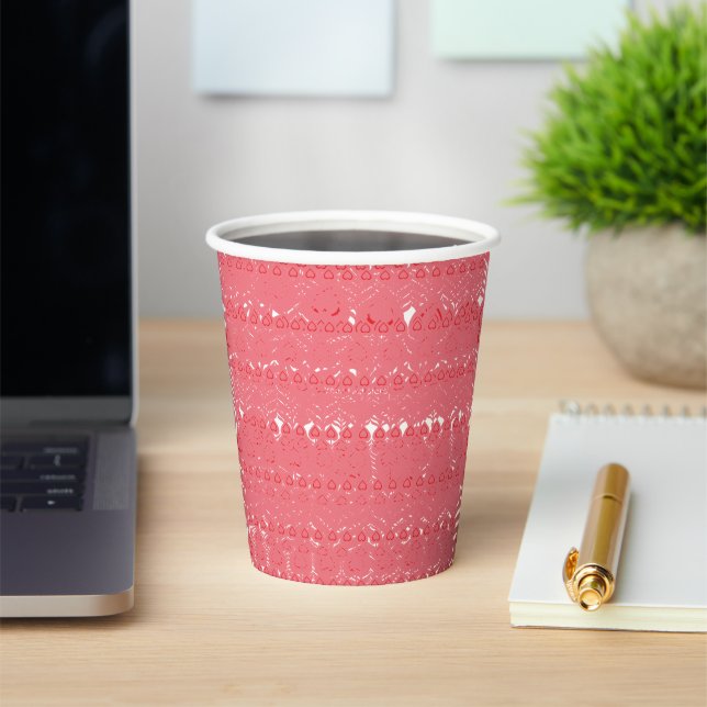 Vasos De Papel Patrón geométrico rojo y rosa con interlo (in situ)