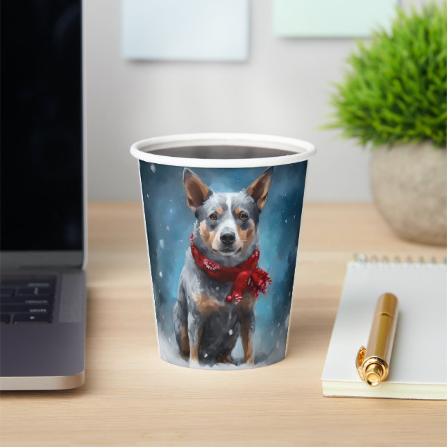 Vasos De Papel Perro Heeler Azul en Navidades de Nieve (in situ)