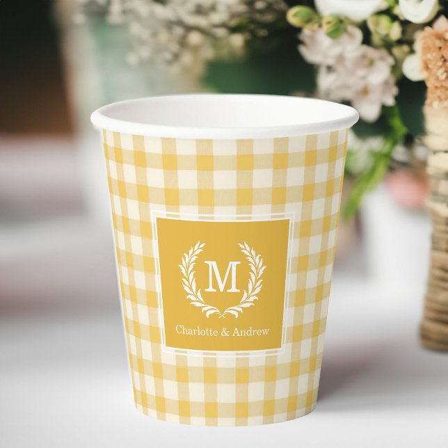 Vasos De Papel Personalizado del Escudo de Yellow Gingham Monogra (Yellow Gingham Monogram Crest Custom Paper Cups with your Monogram & Name or Text.)