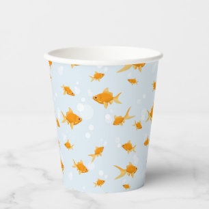Vasos De Papel Pesca de oro suave nadando en el agua