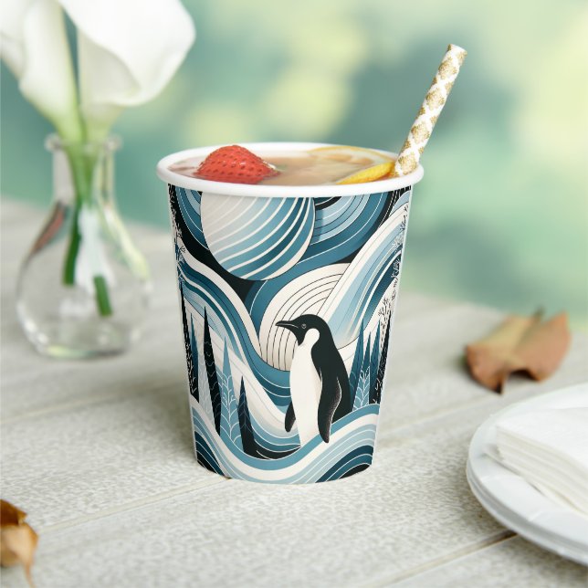 Vasos De Papel Pingüino Azul Del Cielo Cremoso En El Bosque De In (in situ)