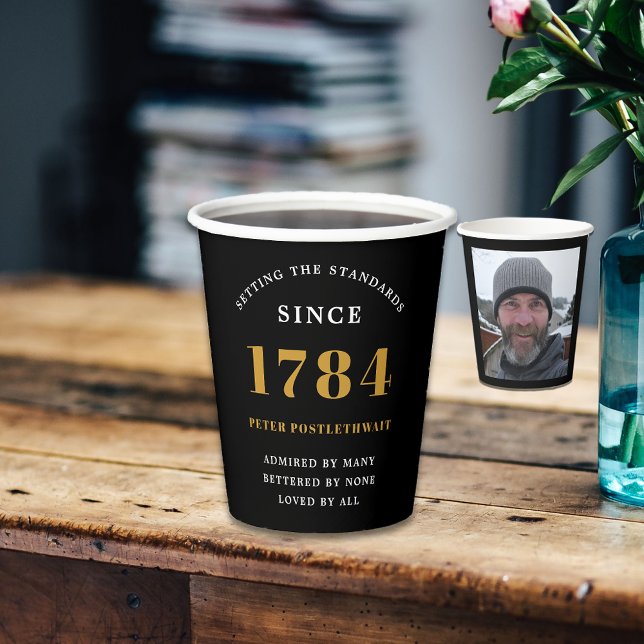 Vasos De Papel Plantilla de fotografía Fiesta de cumpleaños Oro n (Black and gold birthday party paper cups with phot and easily edited text.)