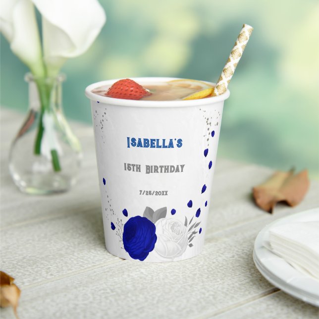 Vasos De Papel plata real azul y flores blancas (in situ)