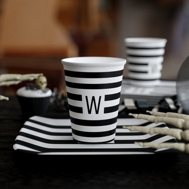 Vasos De Papel Rayas blancas y negras Monogramadas simples (A stylish black & white striped paper cup suitable for any occasion you need one Just add an initial)