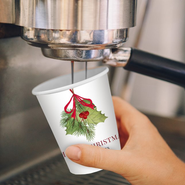 Vasos De Papel Red Holly Greenery Merry Christmas Personalizado (Merry Christmas holiday greenery custom paper cup.)