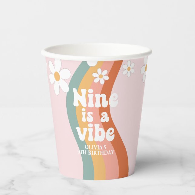 Vasos De Papel Retro Arcoíris Nine es una Vibra 9 cumpleaños (Anverso)