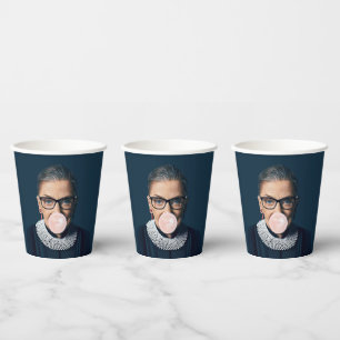 Vasos De Papel Ruth Bader Ginsburg Soplando chicle rosa