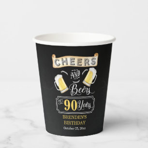 Vasos De Papel Saludos y cervezas en fiesta de cumpleaños a los 