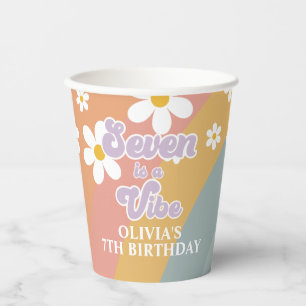 Vasos De Papel Siete es una taza de papel arco iris retro