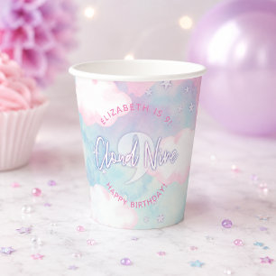 Vasos De Papel Soñadora Femenina En La Nube Nueve 9 Cumpleaños