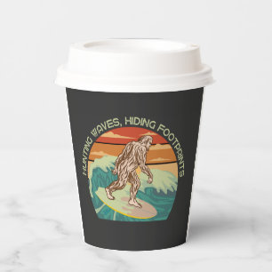 Vasos De Papel Surfing Bigfoot Hunting Waves Ocultando huellas