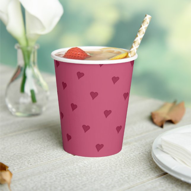 Vasos De Papel Tazas de papel con corazones rojos  (in situ)