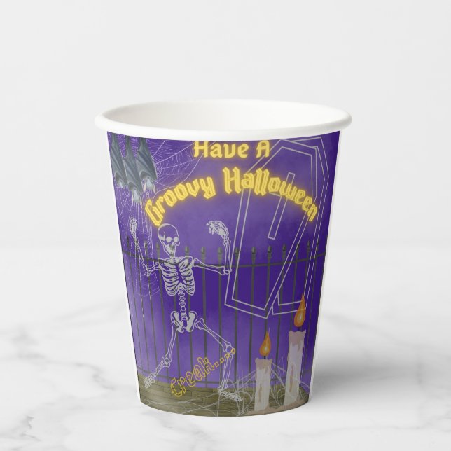 Vasos De Papel Ten un Groovy Halloween, un esqueleto bailando (Anverso)