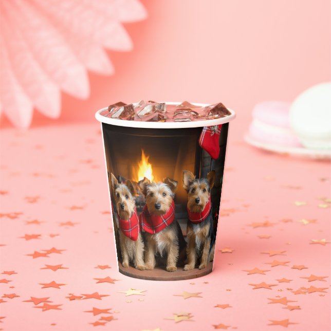 Vasos De Papel Terrier Australiano junto a la Chimenea Navidad (in situ)