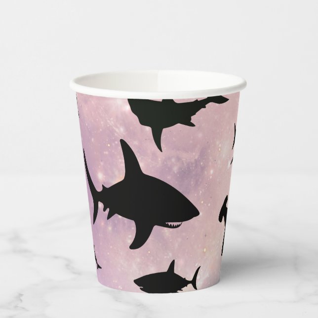 Vasos De Papel Tiburón de pez sombra rosa sobre galaxia degradada (Izquierda)