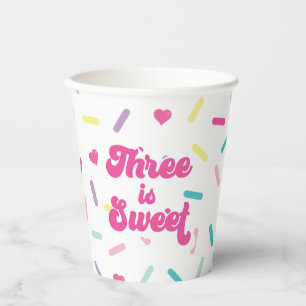 Vasos De Papel Tres es Cumpleaños Dulce con Sprinkles 3