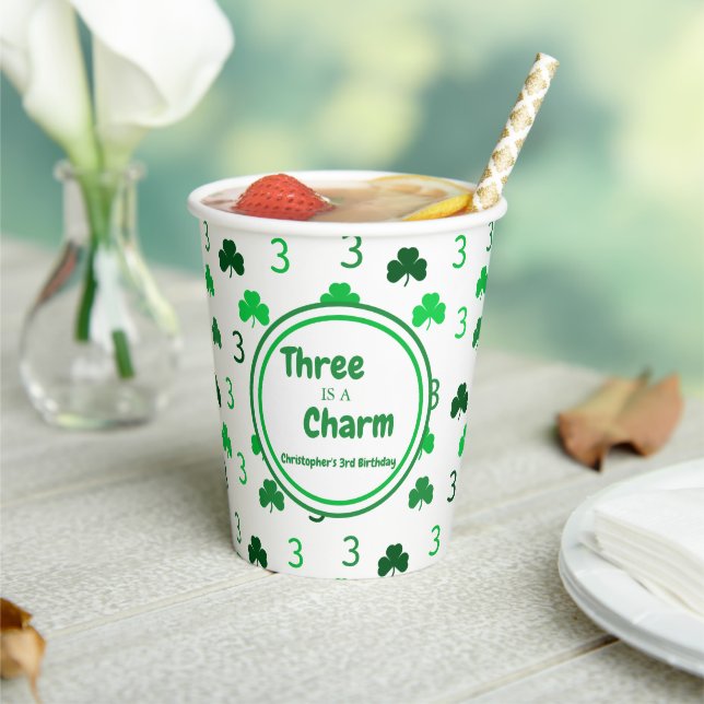 Vasos De Papel Tres es el tercer cumpleaños de San Patricio (in situ)