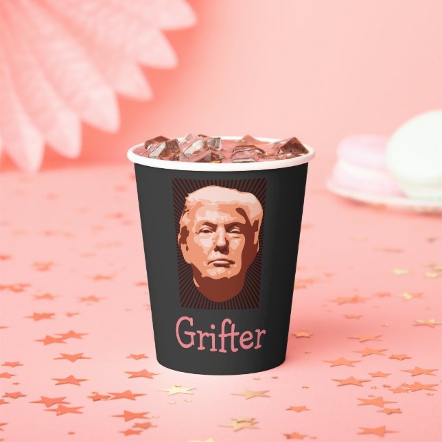 Vasos De Papel Trump Grifter Paper Cup (in situ)
