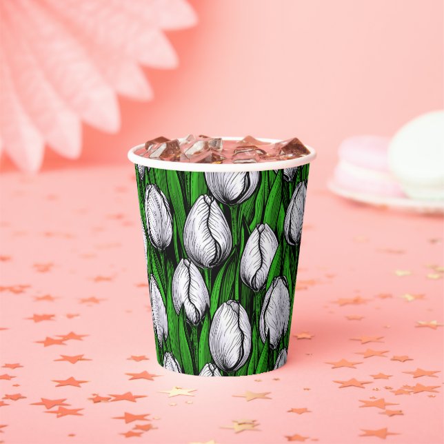 Vasos De Papel Tulipanes blancos con hojas verdes (in situ)
