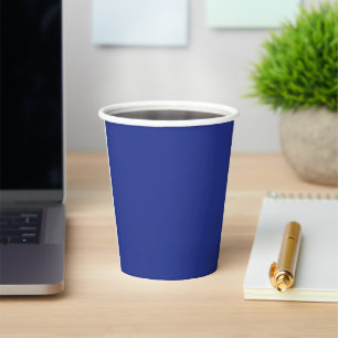 Vasos De Papel un avión que vuela en el cielo con un grupo azul