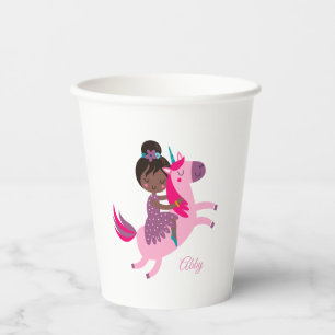 Vasos De Papel Un Chica moreno y negro viajando en unicornio