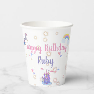 Vasos De Papel Un maravilloso castillo de cuento de hadas y una t