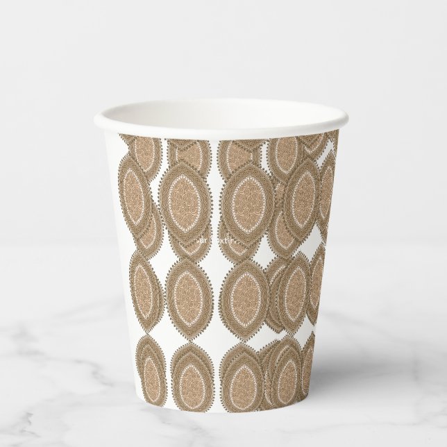 Vasos De Papel Una alfombra rectangular con un motivo geométrico  (Anverso)