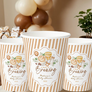 Vasos De Papel Una Bebé Está Preparando Café Latte Baby Shower