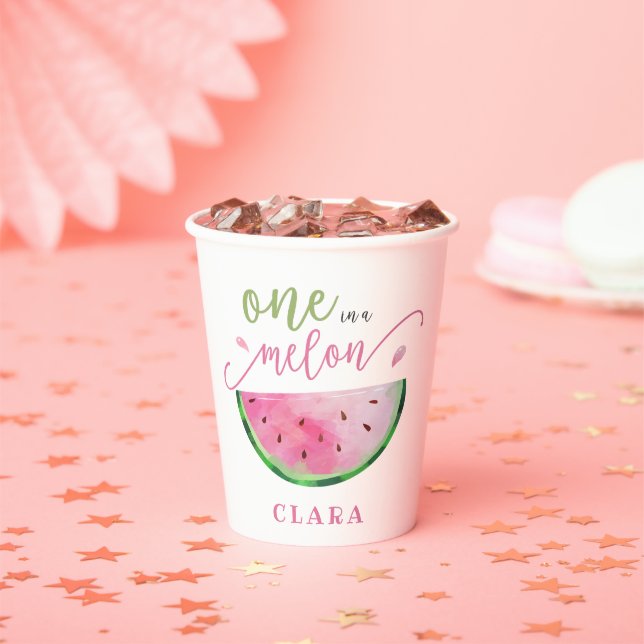 Vasos De Papel Una en una sandía de melón (in situ)