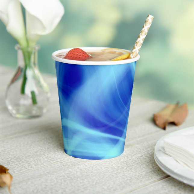 Vasos De Papel Una niebla azul mística (in situ)