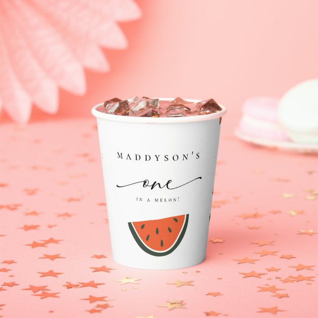 Vasos De Papel Uno En Una Fiesta De Primer Cumpleaños De Melón  (in situ)