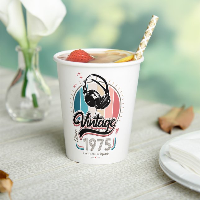 Vasos De Papel Vintage desde audífonos de 1975 (in situ)