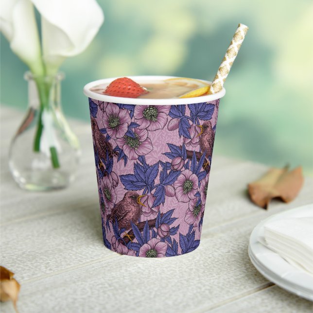 Vasos De Papel Wren y hellebore, rosa y violeta (in situ)