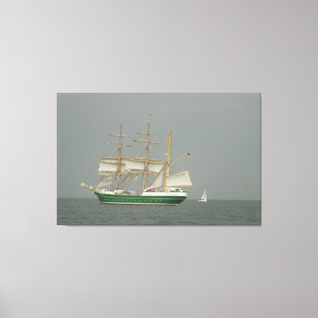 Vela En Un Arte De Vela De Día Sombrío (Anverso)