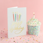 Velas coloridas Feliz cumpleaños<br><div class="desc">Esta fantástica tarjeta de cumpleaños doblada cuenta con velas de colores,  letras originales a mano y llamas en Relieve metalizado real. Personalizar el interior de la tarjeta.</div>