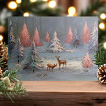 Venado Vintage En Árboles Nevados De Navidad Rosa<br><div class="desc">Vintage Deer En Snowy Forest Pink Christmas Tree Card. Este diseño presenta ciervos vintage en los bosques nevados rodeados de árboles de Navidad rosas. Qué bella escena de vacaciones retro. Personalice este diseño personalizado con su propio saludo interno.</div>