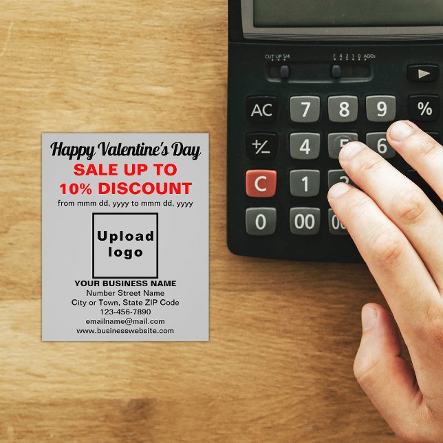 Venta de Business Valentine en Gray Flyer (Attract more customers this Valentine's Day. Business Valentine sale on gray flyer on store desk.)