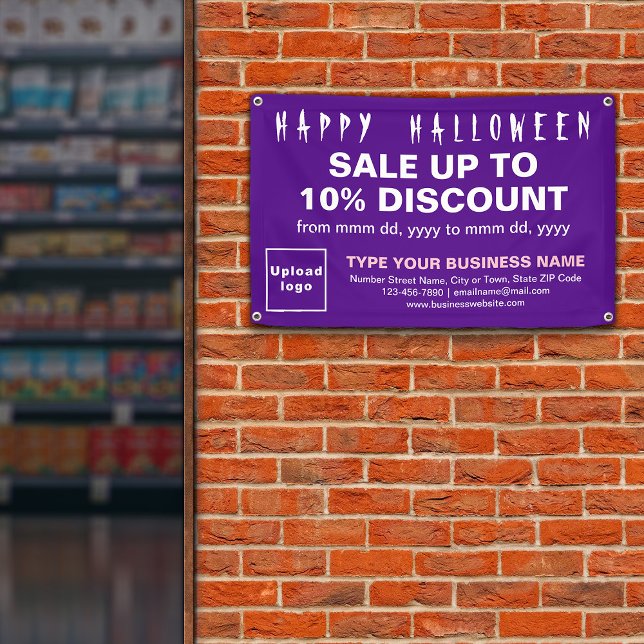 Venta de Halloween de negocios en pancarta rectang (Attract more customers this holiday. Business Halloween sale on purple rectangle banner.)