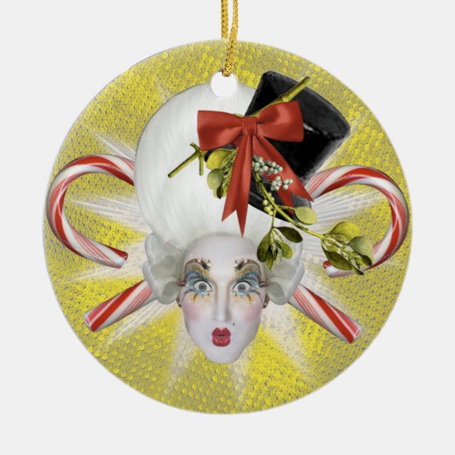 ¡VENTA! Ornamento amarillo de Poppycock del muñeco (Frente)