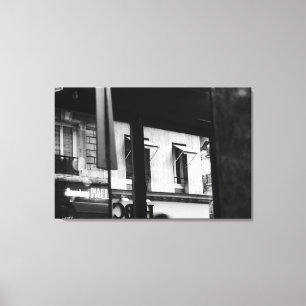 Ventanas de atmósfera parisina y lienzo de reflexi