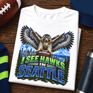 Veo halcones en la camiseta de fanático de fútbol