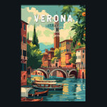 Verona Italia Viaje de arte<br><div class="desc">Diseño de viaje vectorial retro de Verona. Verona es una ciudad de la región del Véneto,  en el norte de Italia,  con un casco antiguo medieval construido entre el río Adige. Es famosa por ser el escenario de "Romeo y Julieta" de Shakespeare.</div>