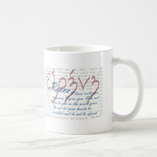 Verso de la biblia de la paz en la taza cristiana