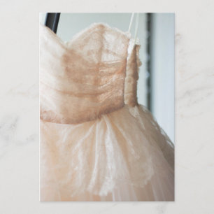 Vestido de novia para la tarjeta de agradecimiento
